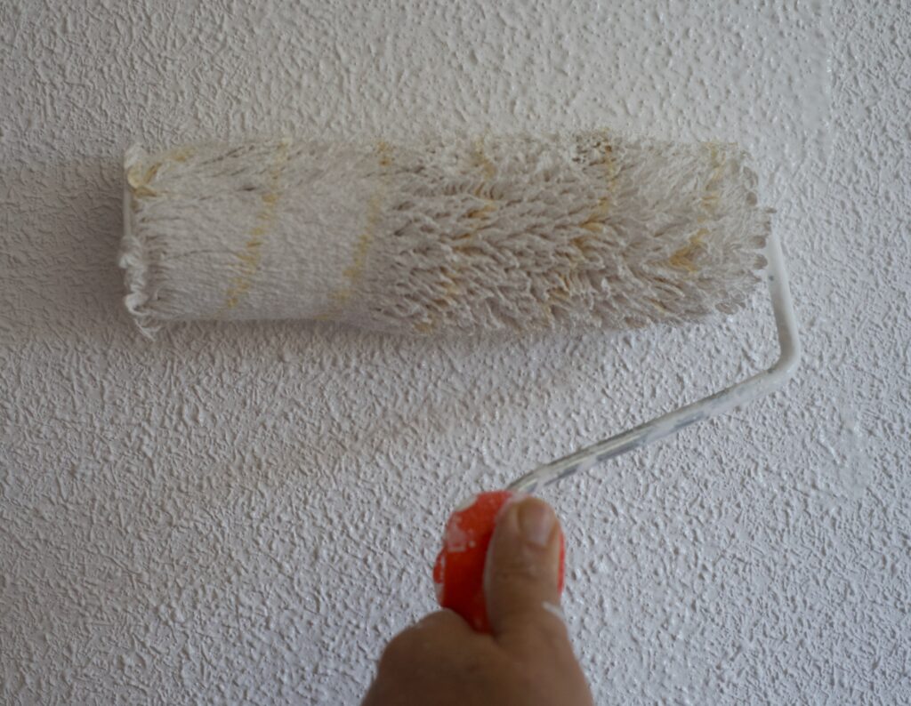 How to Paint a Popcorn Ceiling (Without Making a Bigger Mess)
